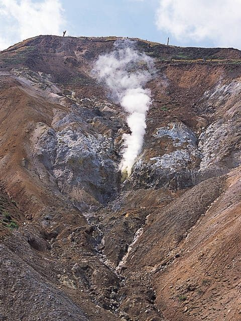 【草津温泉・万座温泉・軽井沢×ドライブ②】高原に湧き出る白濁の温泉「万座温泉」