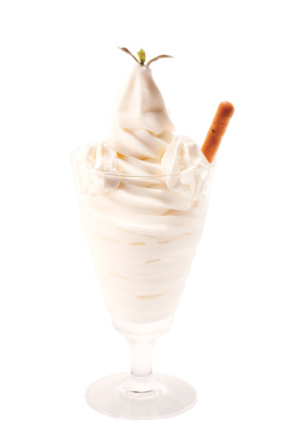 【必食】よつ葉の白いパフェ 760円