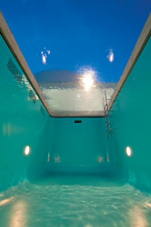 【金沢21世紀美術館×夜】スイミング・プール