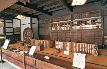 【長町武家屋敷跡×観光】歴史ある薬屋を当時のまま再現「金沢市老舗記念館」