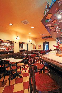 パリ気分になれるフランス風食堂「ブラッスリーカフェONZE」