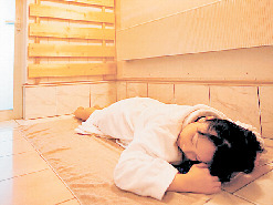 全室に露天風呂と岩盤浴を完備「昔日(オールドデイズ)」