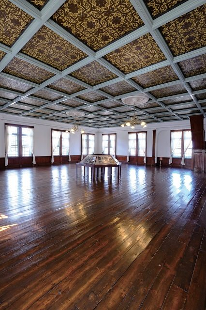 重厚で和洋折衷のルネサンス風様式「青森銀行記念館」