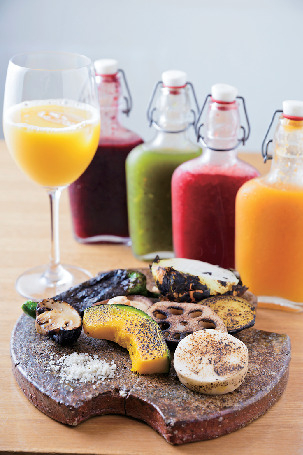 花を添えたフォトジェニックな一品「Yasai hori」