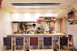 花を添えたフォトジェニックな一品「Yasai hori」