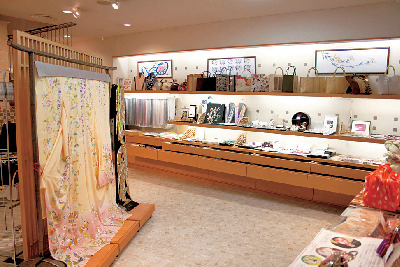 【金沢・竪町&新竪町×ショッピング】伝統工芸の加賀友禅グッズを販売「加賀友禅の店 ゑり華」