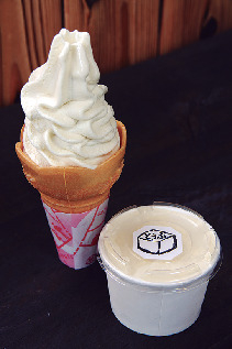 【金沢・にし茶屋街×観光】濃厚な豆乳ソフトクリームが人気「中谷とうふ」