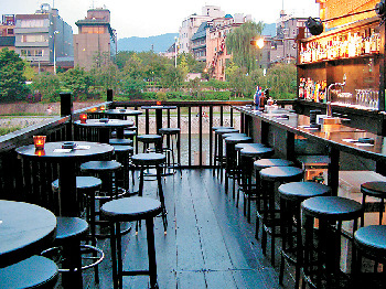 【京都・鴨川のディナー】Bar ATLANTIS