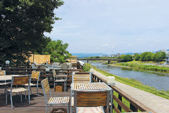 【京都・鴨川】サロン ド ロワイヤル 京都本店