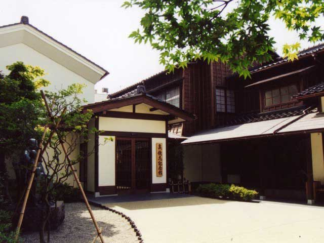 【主計町茶屋街の観光スポット】泉鏡花記念館