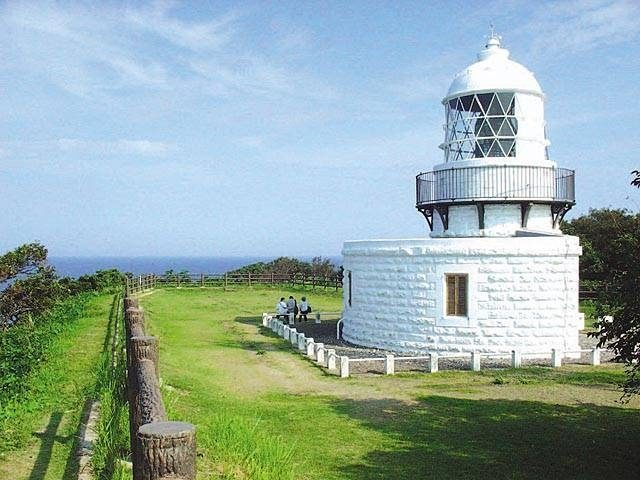 【奥能登×観光】最果ての先を照らす白亜の灯台「禄剛埼灯台」
