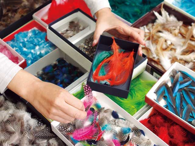 加賀毛針ブローチ作り体験