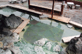 川湯温泉街のあし湯