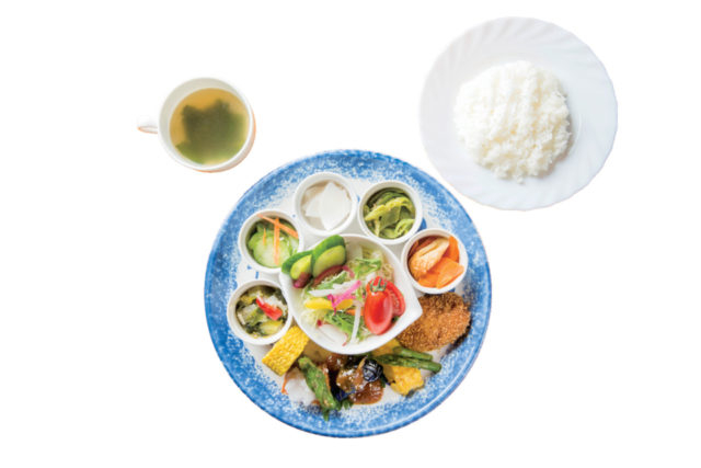 【十勝・帯広のランチ×ファームレストラン】元農家のオーナーの目利きによる四季折々の新鮮な野菜を使う「レストラン カントリーパパ」