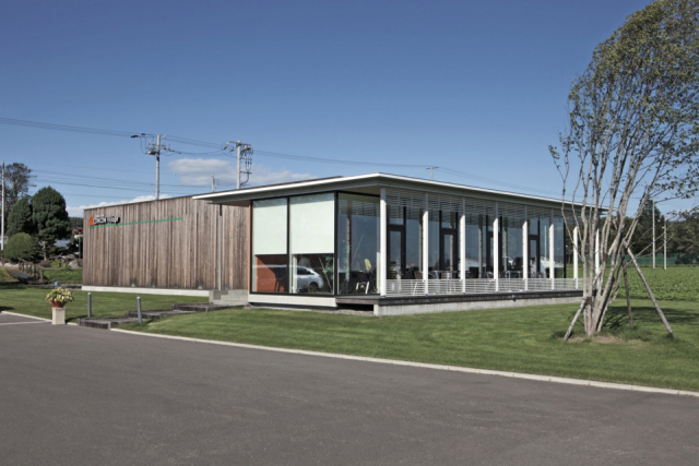 【十勝・帯広のランチ×ファームレストラン】四季折々の風景をみせる広大な畑を見ながら味わう「COW COW cafe」