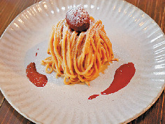 カフェでキレイな1枚が撮りたかったのに、地味になっちゃいました……