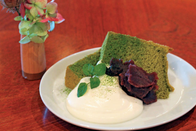 【伊香保の人気カフェ】老舗旅館のレトロなカフェ&バー「楽水楽山」