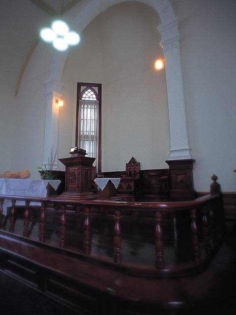 2つの塔を持つ東北最初のプロテスタント教会「日本キリスト教団弘前教会」