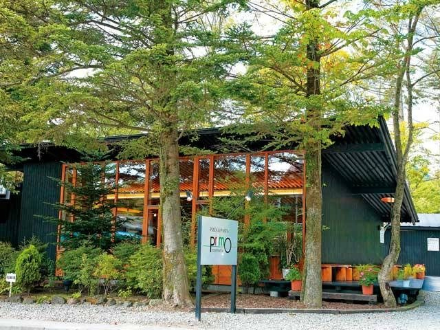 【草津温泉&軽井沢】観光モデルコース 12:30 軽井沢駅周辺の「トラットリア・プリモ」でランチ