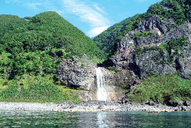 カムイワッカの滝