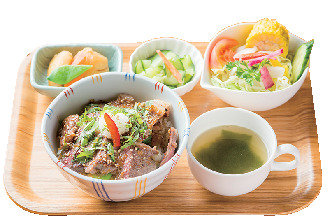 【十勝・帯広のランチ×ファームレストラン】元農家のオーナーの目利きによる四季折々の新鮮な野菜を使う「レストラン カントリーパパ」