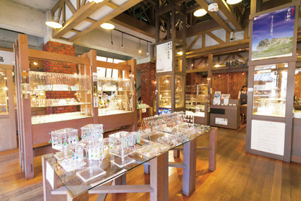 【西の河原通り】草津ガラス蔵1〜3号館