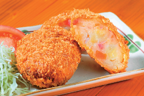 【青森・下北グルメ×名物グルメ】旧海軍の食事がもとになった!?「大湊海軍コロッケ」