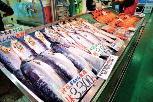 勝手丼を食べるなら<和商市場>