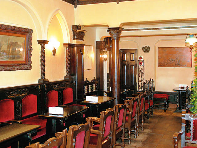 【京都×レトロ喫茶店】優雅な調度品と文化の香り漂うサロン「フランソア喫茶室」