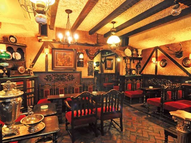 【京都×レトロ喫茶店】クラシカルな空間でウィンナコーヒーを「築地」