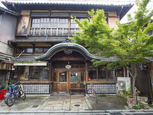 【京都×レトロ喫茶店】昭和の銭湯の趣を残す思い出のくつろぎ空間「さらさ西陣」