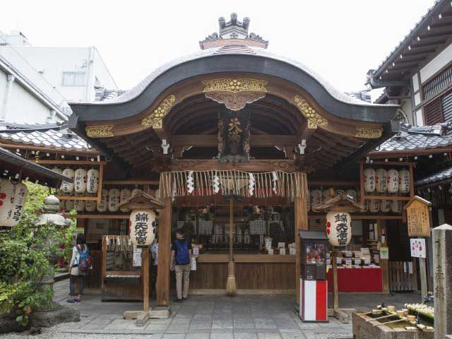 【錦市場の食べ歩きで立ち寄りたい】名水が湧く錦市場の鎮守社「錦天満宮」