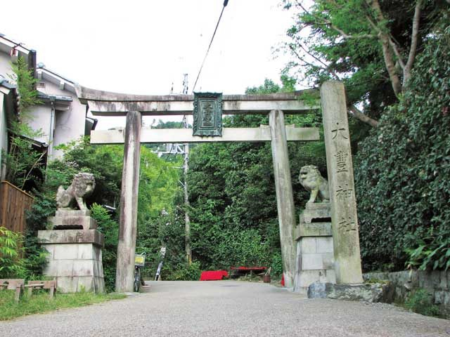 【哲学の道周辺のお寺&神社】狛ネズミと狛ヘビが鎮座する「大豊神社」