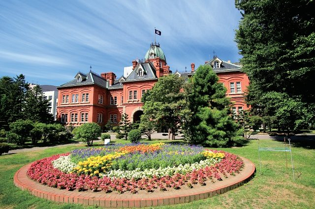 花壇前で記念撮影