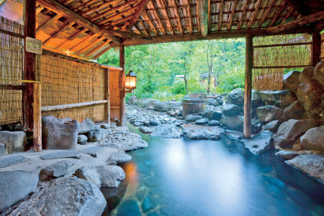 ランプの宿 青荷温泉