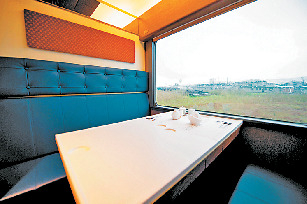 1号車 コンパートメント個室車両