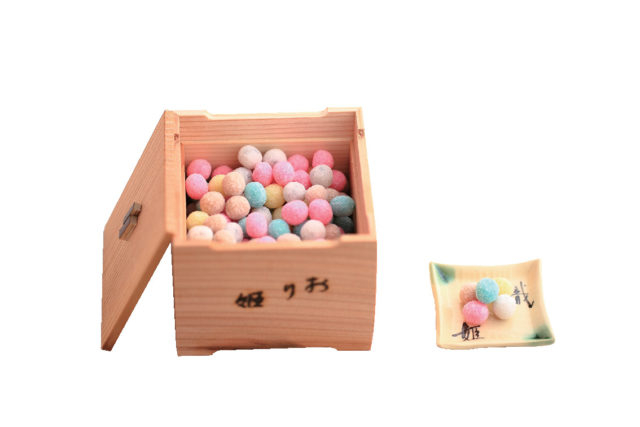 織姫が丹念に紡ぐ五色の糸が珠玉の宝石に