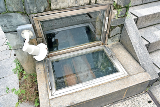 【伊香保温泉×石段街】源泉が流れる小間口が見られる
