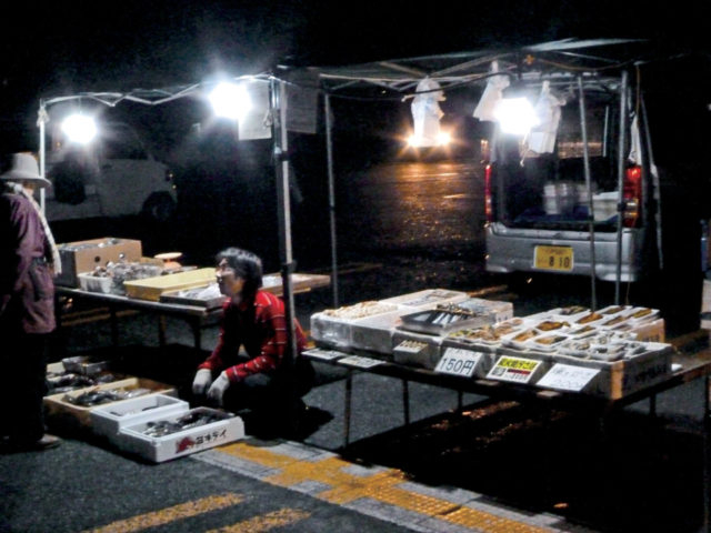 八戸うみねこ朝市