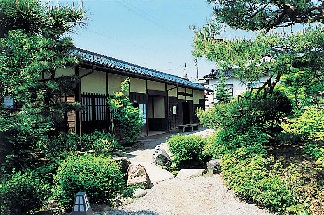 【長町武家屋敷跡×観光】庭園内の山桃の木は樹齢400年「旧加賀藩士高田家跡」