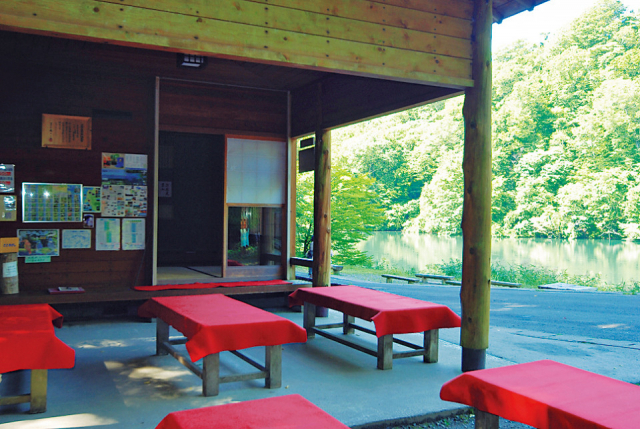 【十二湖散策コース】十二湖庵