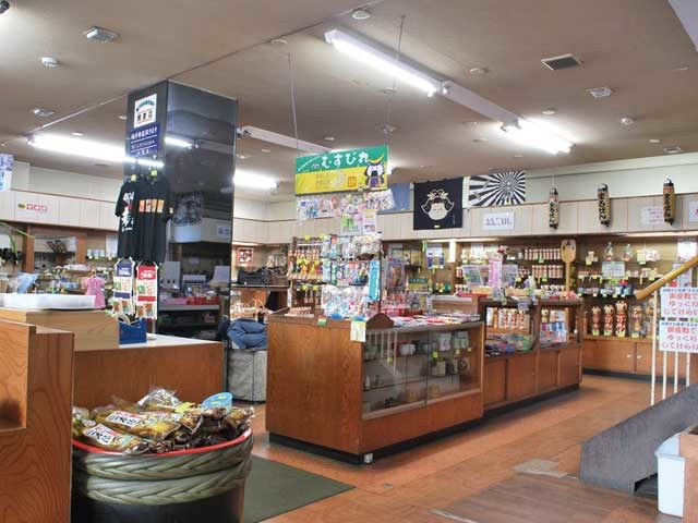 ユニークな雑貨が勢ぞろい「まるぜん」