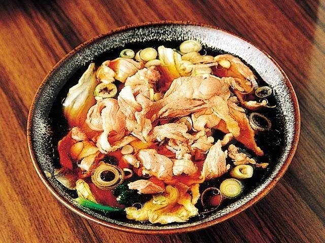 【遠刈田温泉のランチ&みやげスポット】うまみたっぷりの手打ちそば「蔵王そば新楽」