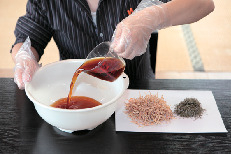 昆布に触れる楽しい体験