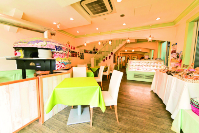 料理もスイーツも評判の店「洋菓子&レストラン 月乃井」