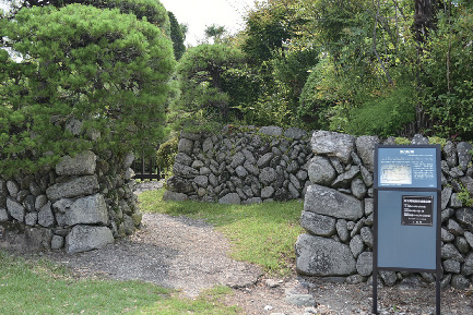 当時の歴史を物語る貴重な遺跡「喰い違い郭」