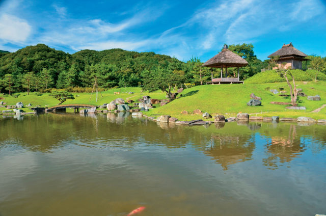 江戸時代初期の池泉回遊式庭園「名勝楽山園」