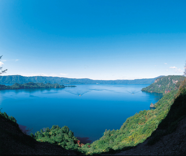 〈十和田湖の観光スポット〉瞰湖台(かんこだい)