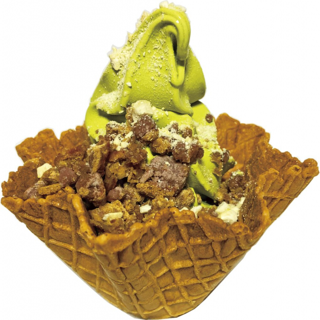 あんみつ&ソフトクリーム「伊香保焼 処々や」 <上段エリア>