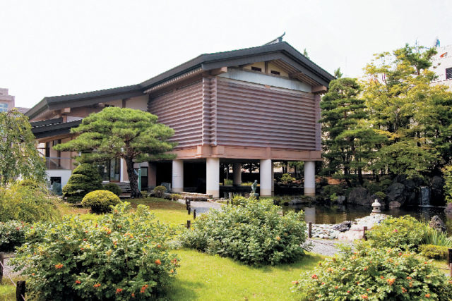 棟方志功記念館